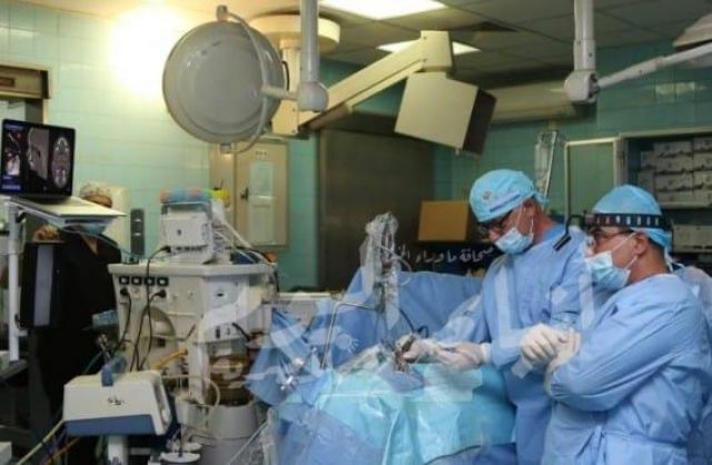 استئصال بروز عظمي ضاغط على جذع الدماغ في مدينة الحسين الطبية