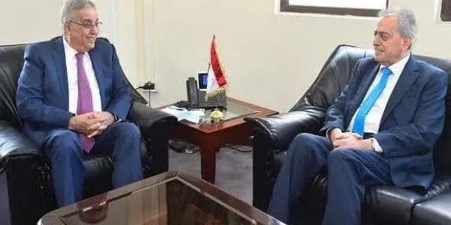 وزير الخارجية اللبناني يبحث مع السفير عبد الكريم تعزيز العلاقات 