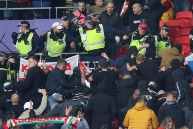مباراة إنجلترا والمجر تشهد مصادمات بين الشرطة الإنجليزية