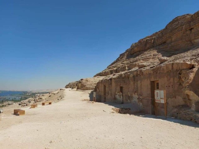 السياحه : الانتهاء من مشروع تطوير خدمات الزائرين بمنطقة بني حسن الأثرية بمحافظة المنيا.