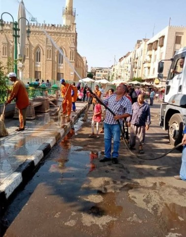 محافظ القاهرة غسيل ونظافة وتجريد محيط مولانا الامام الحسين