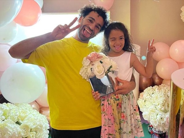 شاهد بالصور : محمد صلاح يحتفل بعيد ميلاد ابنته مكة عبر انستجرام