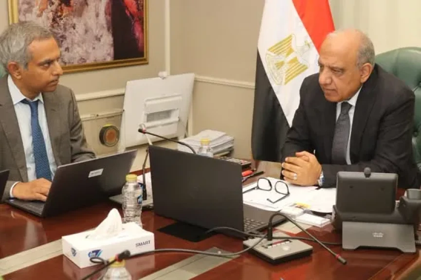 وزير الكهرباء والطاقة المتجددة يبحث مع وفد البنك الدولي دعم وتعزيز سبل الشراكة والتعاون في مجالات الاستدامة المالية والتشغيل الاقتصادي وتحسين معدلات الأداء