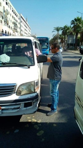 محافظة الجيزة تشن حملة على  سيارات السرفيس ومركبات التكاتك المخالفة
