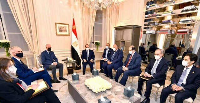 السيسي يلتقي مع شارل ميشيل رئيس المجلس الأوروبي .