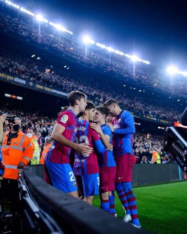 التشكيل الرسمي لمباراة برشلونة 