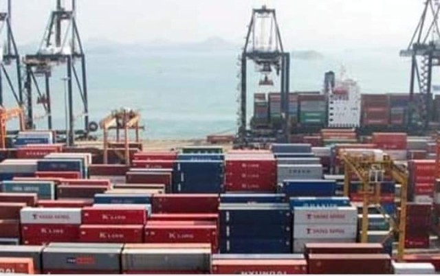 الجمارك: بدء العمل بالتعريفة الجمركية المعدلة منذ أمس الجمارك: بدء العمل بالتعريفة الجمركية المعدلة منذ أمس