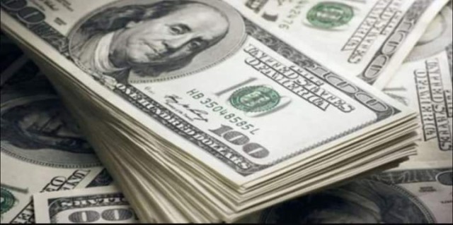 الدولار يصعد مع ترقب المستثمرين بيانات الوظائف الأمريكية الدولار يصعد مع ترقب المستثمرين بيانات الوظائف الأمريكية