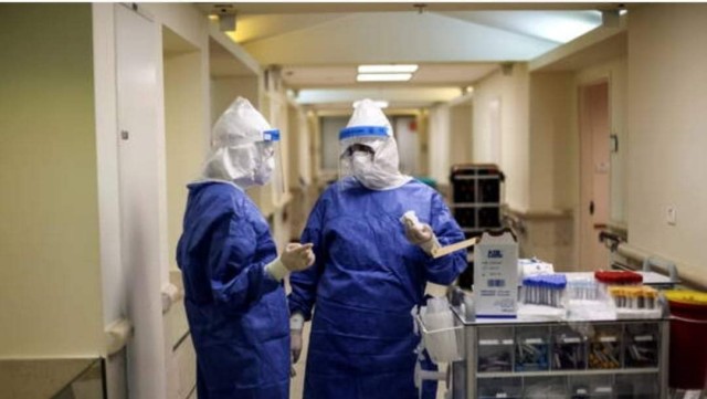 إسرائيل تسجل 7 إصابات بـأوميكرون وتشتبه في 27 حالة أخرى إسرائيل تسجل 7 إصابات بـأوميكرون وتشتبه في 27 حالة أخرى