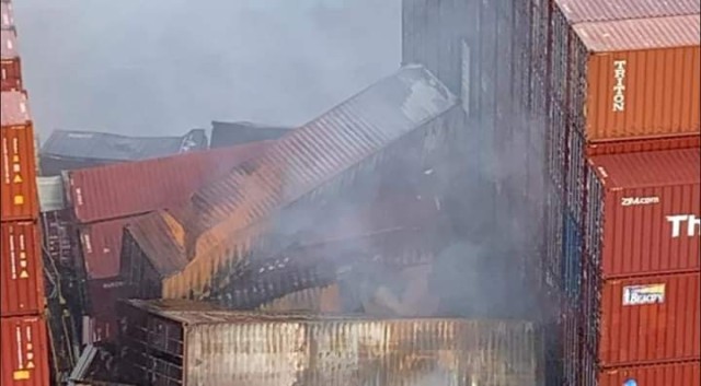 السويد... حريق على سفينة شحن  محملة بالأخشاب السويد... حريق على سفينة شحن  محملة بالأخشاب