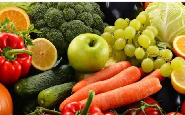 أسعار الخضروات والفاكهة اليوم تشهد تأرجحا أسعار الخضروات والفاكهة اليوم تشهد تأرجحا