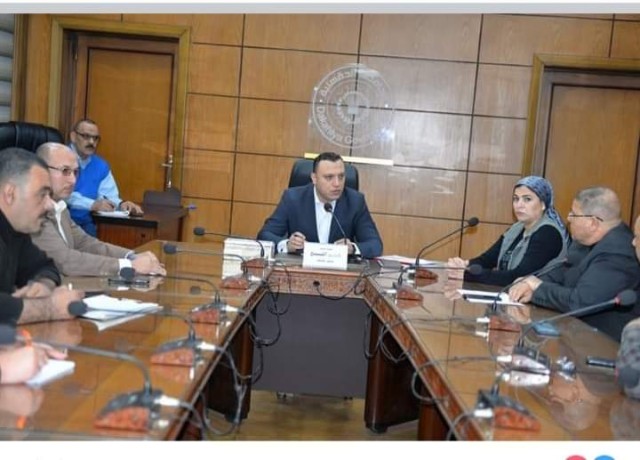 إجتماع لبحث الإجراءات اللازمة لإنشاء مجمع ملاعب للتنس والسلة والطائرة بإستاد المنصورة