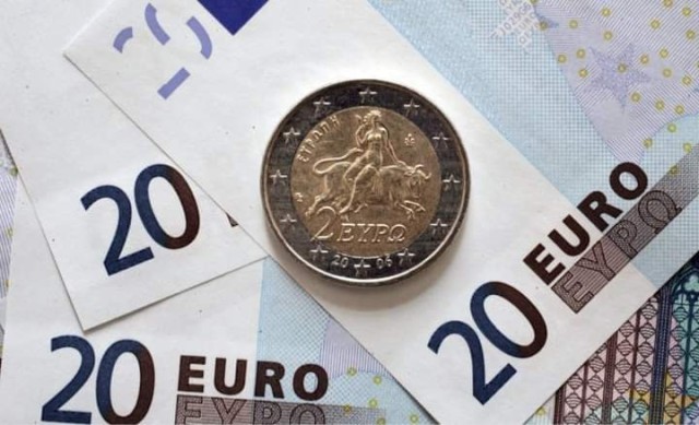 انخفاض سعر اليورو اليوم بنهاية التعاملات أمام الجنيه في البنوك انخفاض سعر اليورو اليوم بنهاية التعاملات أمام الجنيه في البنوك