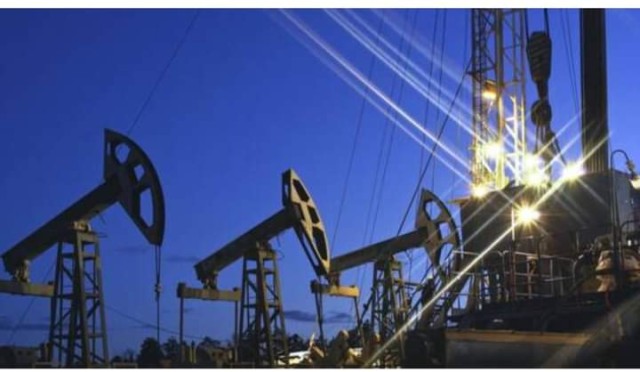 النفط يرتفع مقتربا من أكبر مكاسب أسبوعية منذ منتصف ديسمبر النفط يرتفع مقتربا من أكبر مكاسب أسبوعية منذ منتصف ديسمبر