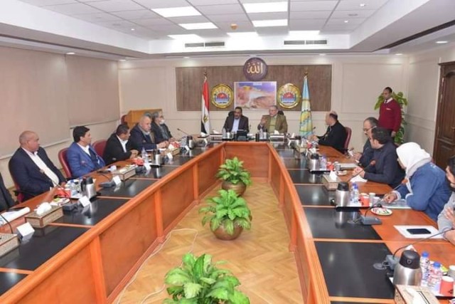 شعيب يبحث في شأن مشروع الصرف الصحي المتكامل بمدينة مرسي مطروح