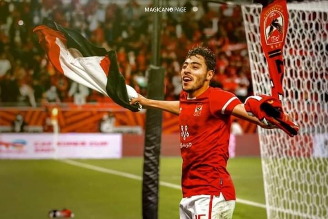 ”فيفا” يتحمل راتب أكرم توفيق بعد إصابته مع المنتخب