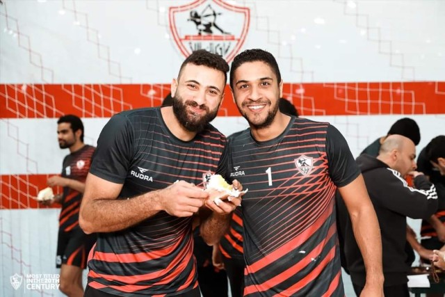 لاعبو الطائرة يحتفلون بعيد ميلاد أحمد فتحي نجم الزمالك