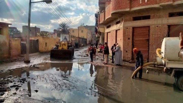 رؤساء المراكز والمدن يواصلون متابعة حالة الطوارئ ورفع مياه الأمطار بمدن وقرى كفر الشيخ