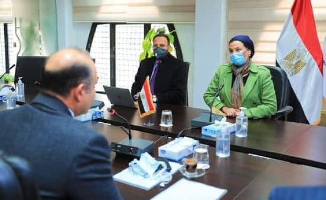 وزيرة البيئة تلتقى رئيس البورصة المصرية 