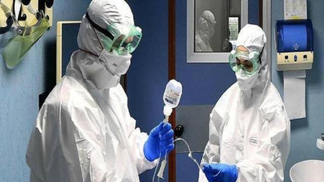 عالم روسي يحذر من خطورة الإصابة بـ” أوميكرون” والإنفلونزا في وقت واحد