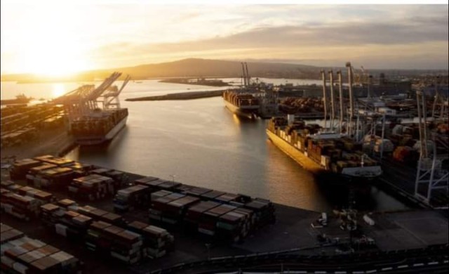 الولايات المتحدة تسجل أكبر عجز تجاري على الإطلاق في 2021 الولايات المتحدة تسجل أكبر عجز تجاري على الإطلاق في 2021