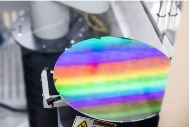 سومكو اليابانية تبيع إنتاجها من الرقائق حتى 2026 سومكو اليابانية تبيع إنتاجها من الرقائق حتى 2026