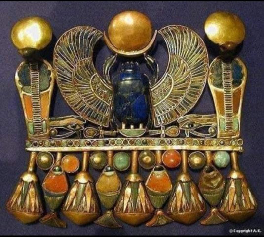 أصل الصورة عنوان.. صناعة الحلي في مصر القديمة