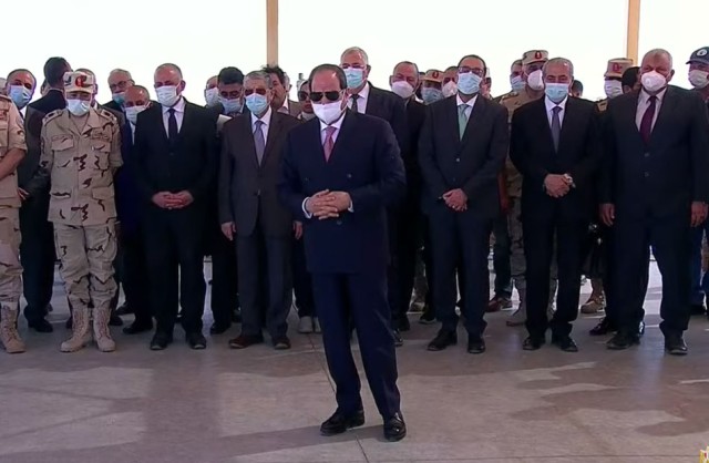 فيديو: الرئيس السيسي يتفقد منطقة توشكى وإطلاق موسم حصاد القمح