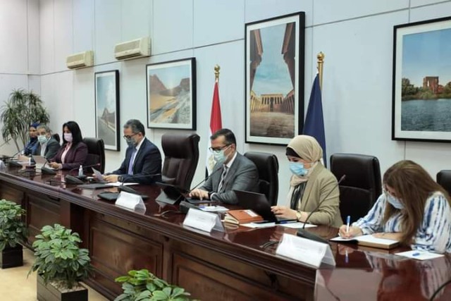 وزراء السياحة والآثار والتنمية المحلية والبيئة يناقشون الاستعدادات لاستضافة مصر لمؤتمر المناخ ”COP 27”
