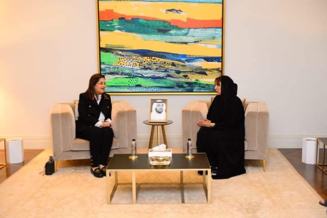 وزيرة التخطيط تقدم واجب العزاء لسفيرة الإمارات في القاهرة في وفاة الشيخ خليفة بن زايد