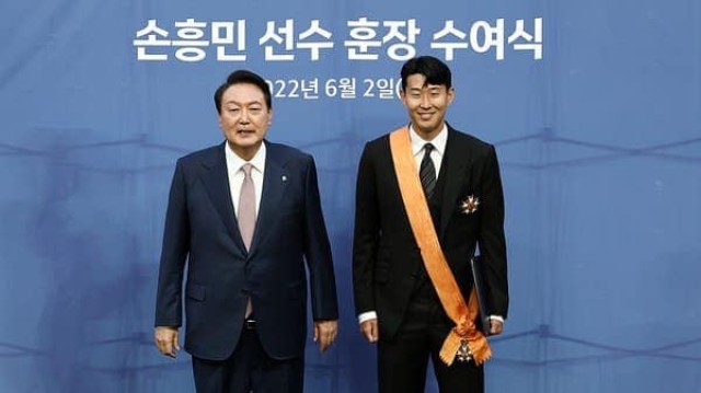 ‏رئيس كوريا الجنوبية  يكرم سون 
