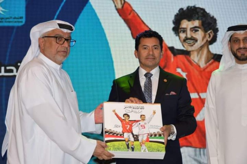 وزير الرياضة يشهد حفل توقيع الإصدار الثانى من كتاب 