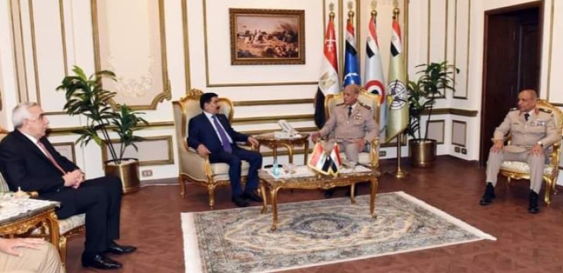 وزير الدفاع  يلتقى نظيره العراقي 