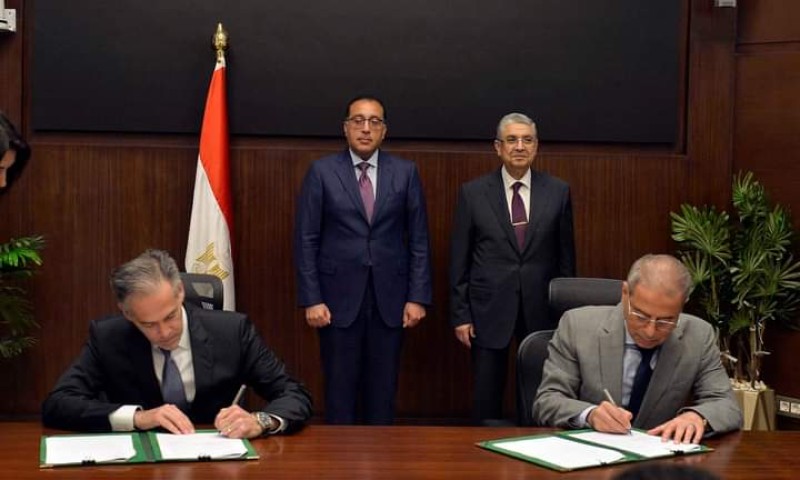 رئيس الوزراء يشهد مراسم توقيع اتفاقيتي تعاون لدعم جهود إزالة الكربون من قطاع الطاقة بمصر