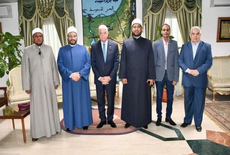 محافظ جنوب سيناء يلتقي علماء مجمع البحوث الإسلامية 