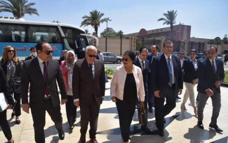 محافظ بورسعيد يستقبل لجنة الشئون الصحية بمجلس النواب  