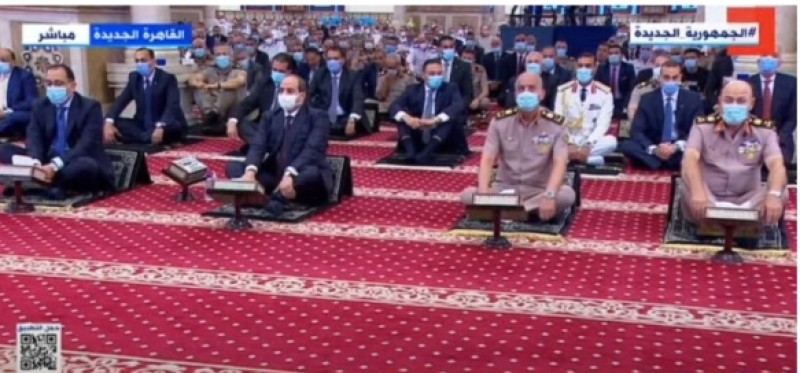 الرئيس السيسي يؤدي صلاة عيد الأضحى المبارك بمسجد المشير طنطاوي 