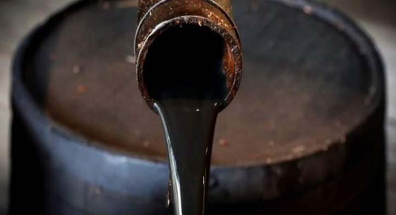 إستقرار أسعار النفط مع ترقب تقريري أوبك والطاقة الدولية