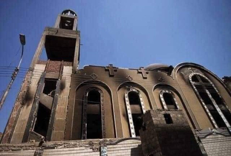 الداخلية : ماس كهربائي وراء حريق كنيسة أبو سيفين والسيطرة علي الحريق ونقل المصابين للمستشفيات