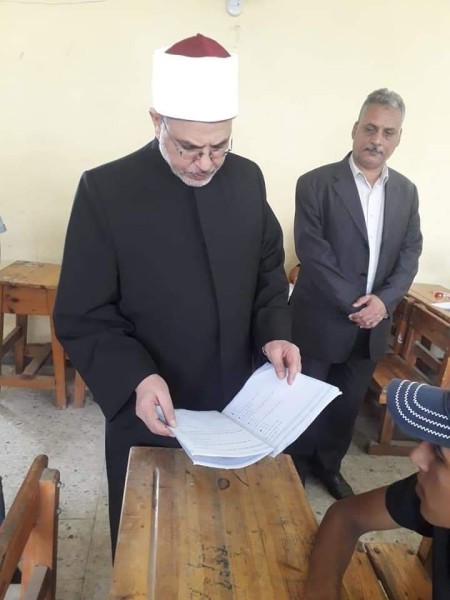 رئيس جامعة الأزهر يتفقد امتحانات الدور الثاني للشهادة الثانوية الأزهرية 