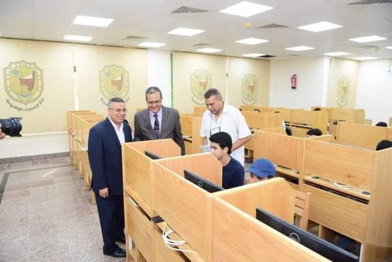 رئيس جامعة سوهاج  يتفقد أعمال إختبارات مبادرة "أشبال مصر الرقمية" 