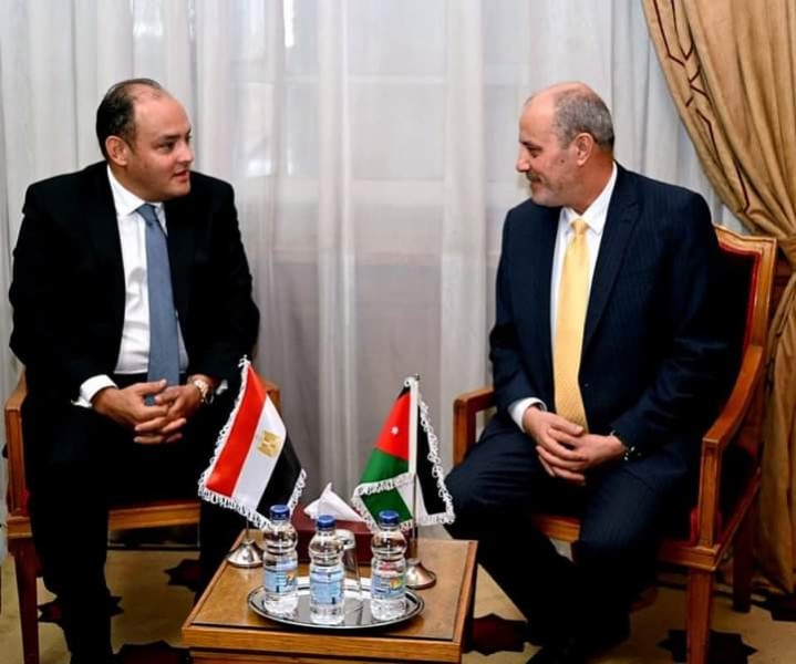 وزير التجارة والصناعة يلتقي نظيره الأردني