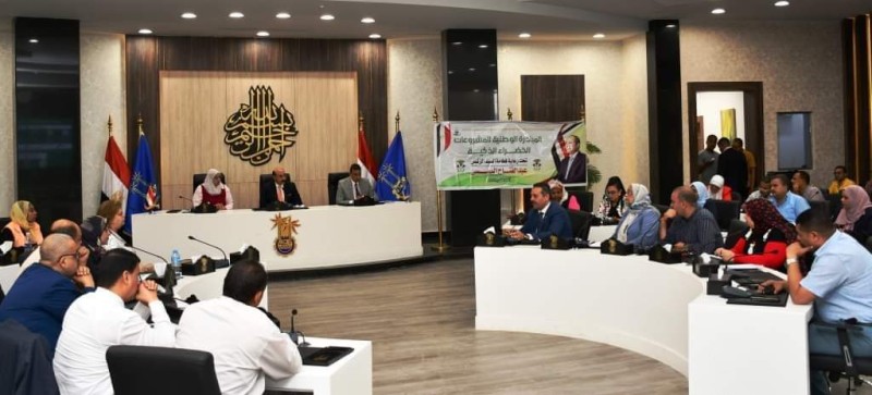 محافظ أسوان يترأس إجتماع لجنة المبادرة الوطنية للمشروعات الخضراء الذكية 
