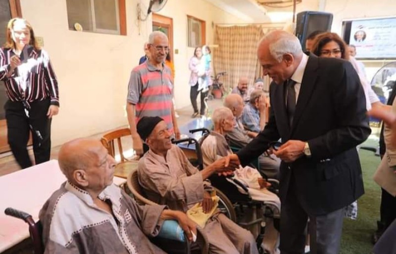 محافظ الجيزة يزور دار الامير لرعاية المسنين بكرداسة