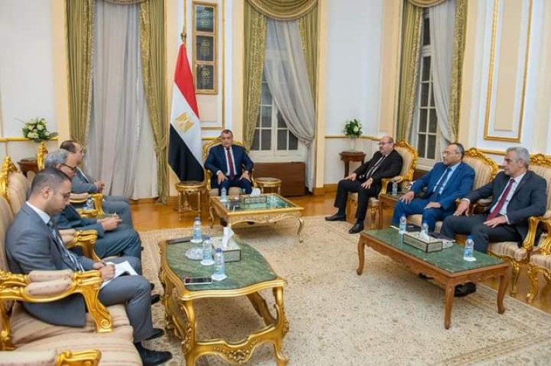 "وزير الدولة للإنتاج الحربي" يستقبل "سفير مصر بجمهورية كينيا" لمناقشة سبل تعزيز  التعاون 