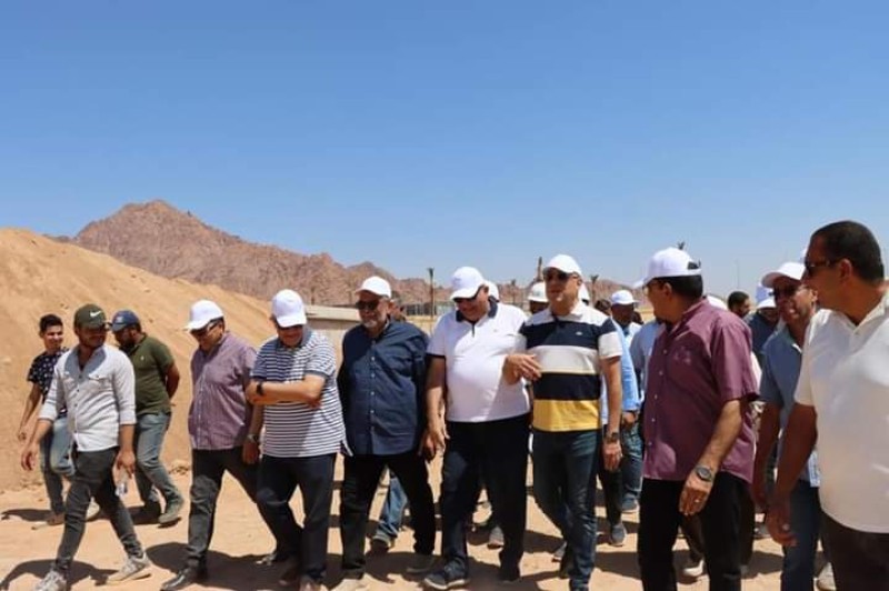 وزير الإسكان يتفقد مشروعات مياه الشرب والصرف الصحى  بمدينة شرم الشيخ 