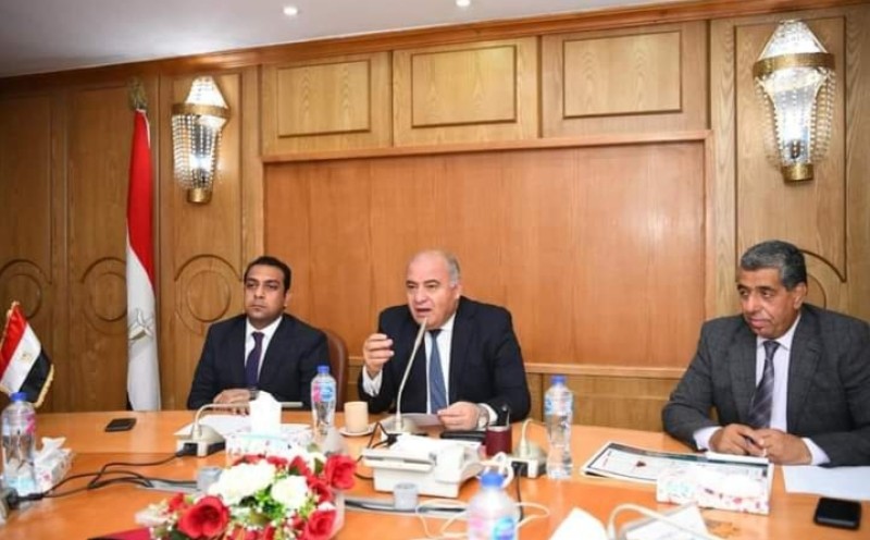 محافظ قنا يتابع الموقف التنفيذي لأعمال البنية التحتية بمدينة الأمل