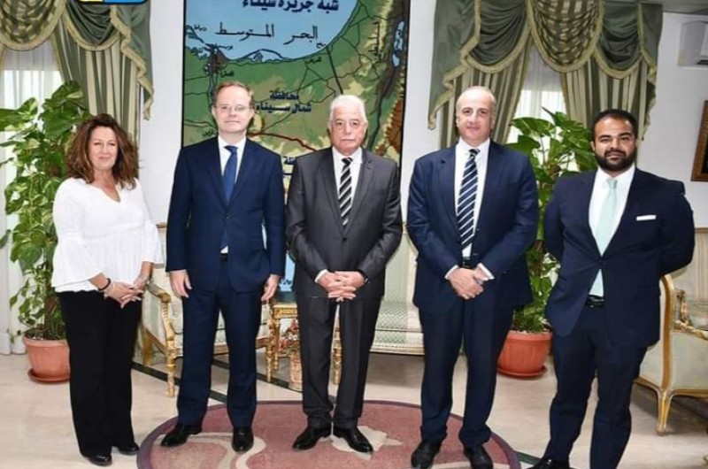 السفير البريطاني بالقاهرة يلتقى محافظ جنوب سيناء