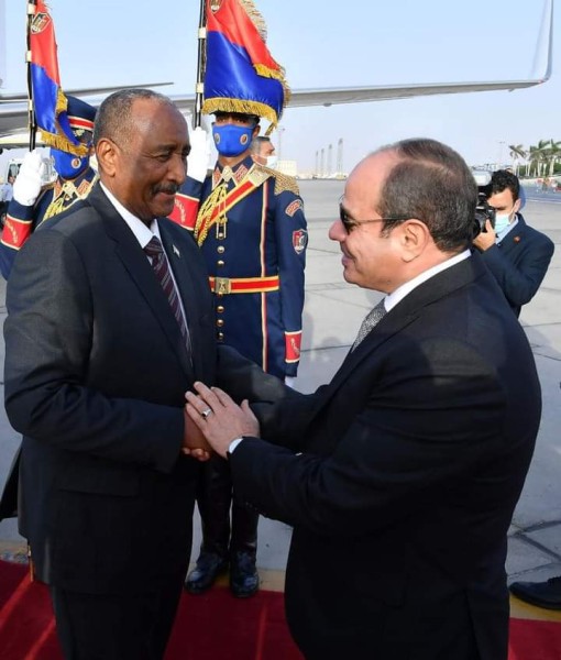 الرئيس السيسي يودع  رئيس مجلس السيادة الانتقالي السوداني