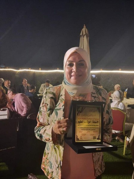 تكريم خاص للأستاذة/ أميرة عبدالعظيم  ضمن فعاليات الحفل السنوي الرابع لجريدة أنباء اليوم بفندق ”حور محب”